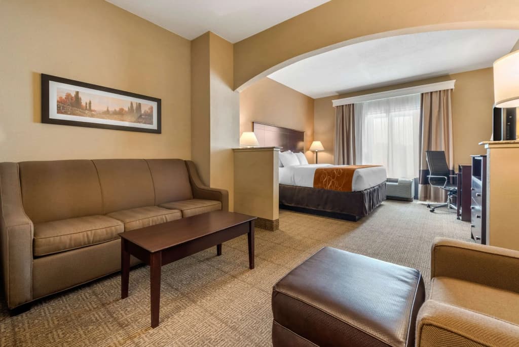 Double Suite full double bed