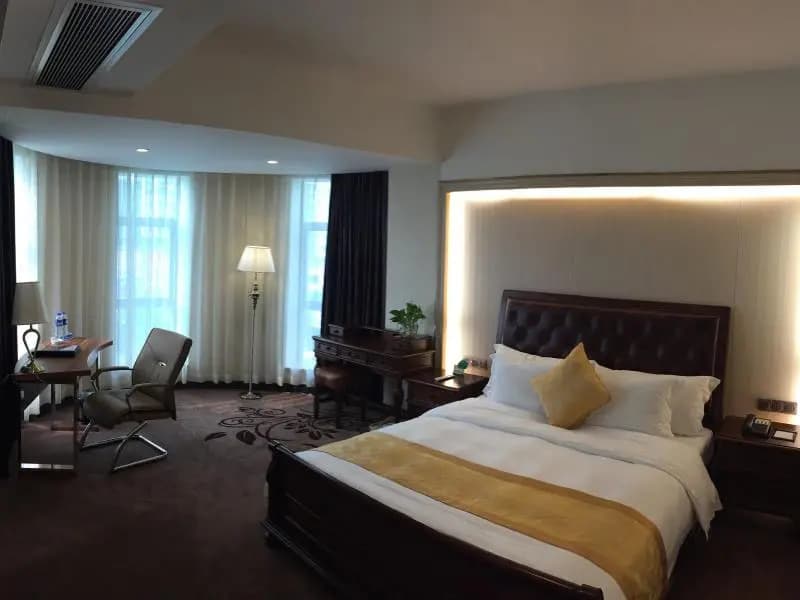 Deluxe Suite