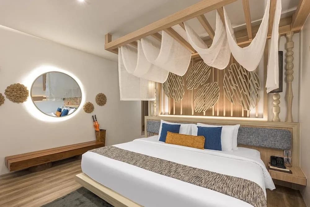 Pool Access Double room with ocean view full double bed