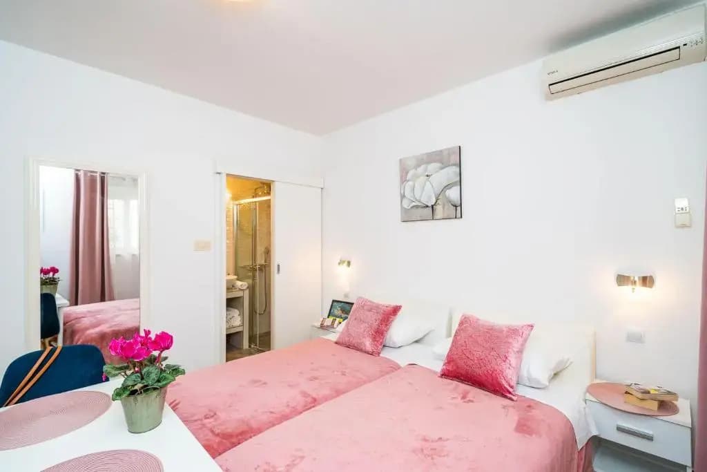 Standard Double room twin beds