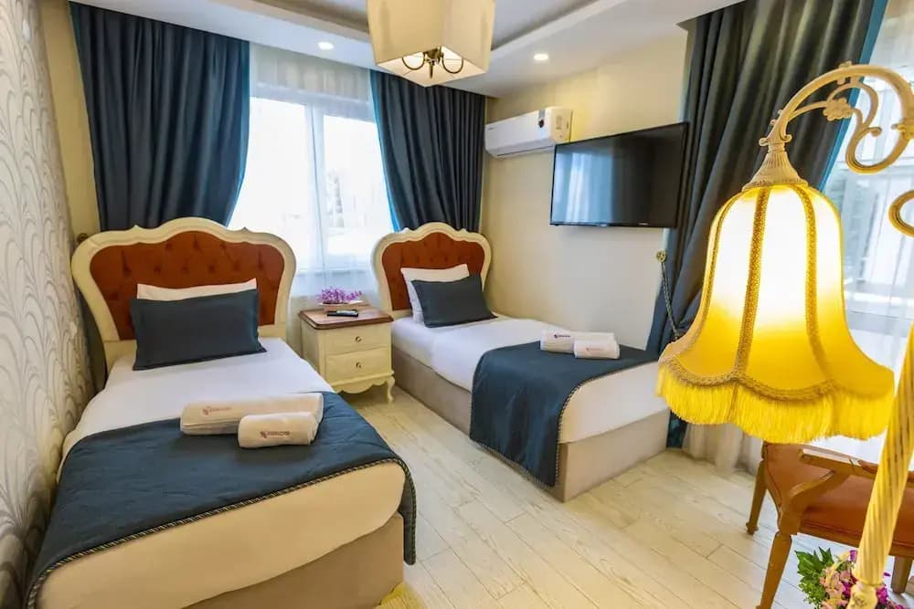 2 Bedrooms Standard Quadruple room with balcony and with mountain view