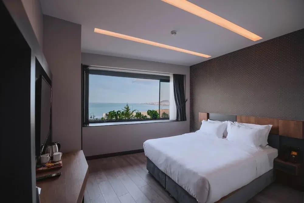 Superior Double room with sea view full double bed