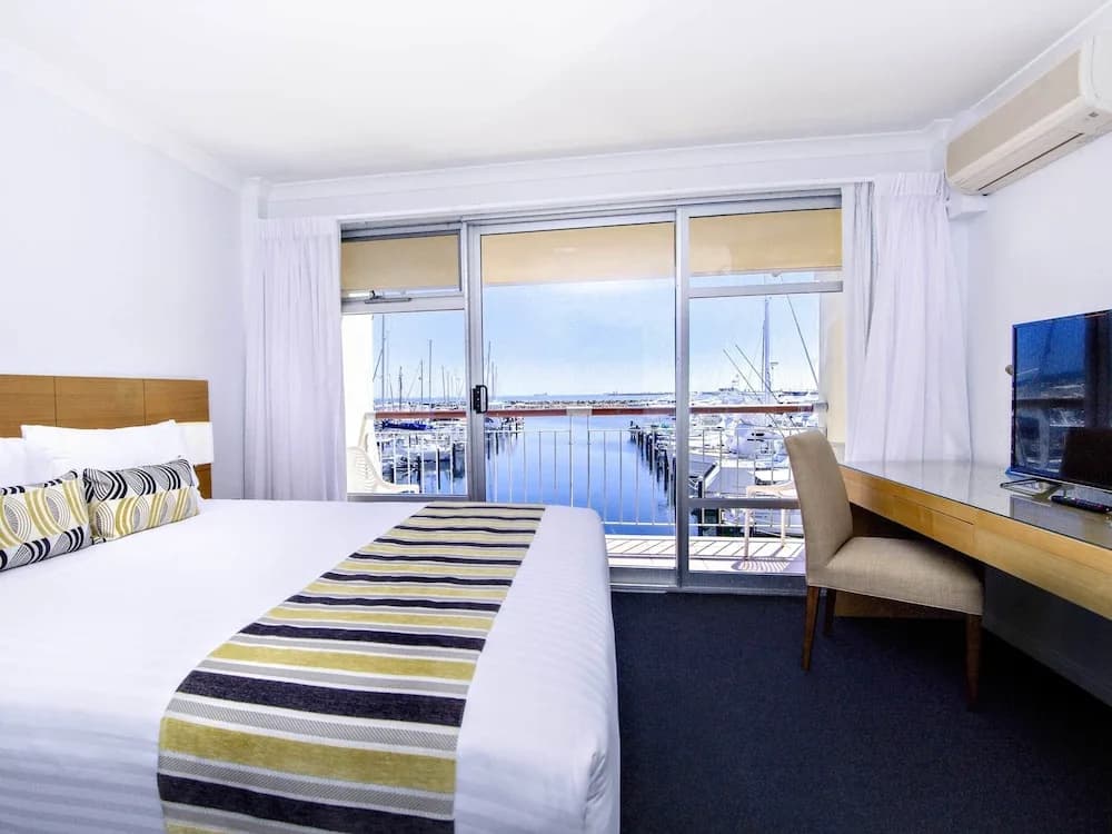 3 Bedrooms Standard room with view