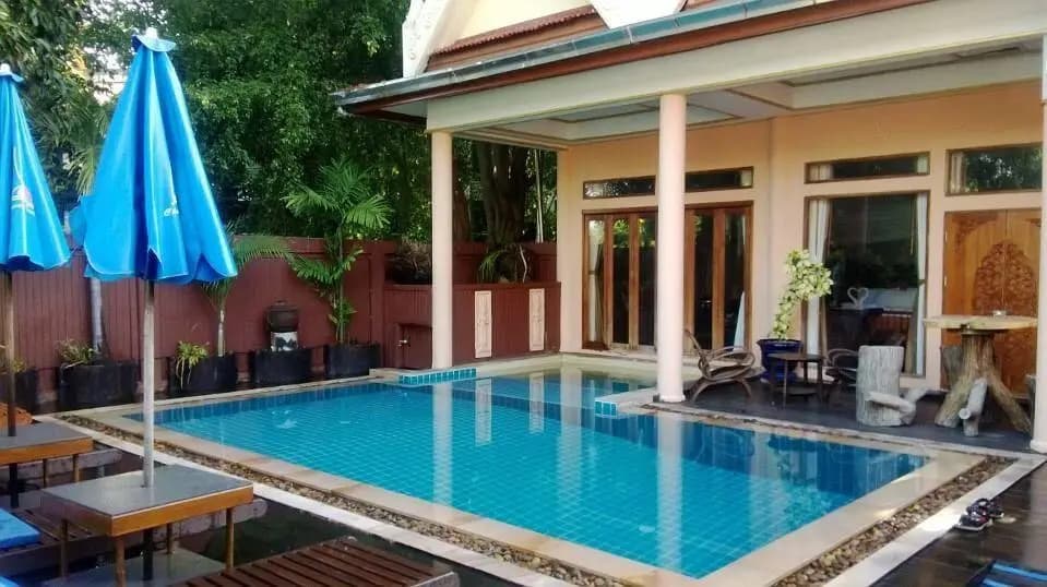 2 Bedrooms Villa