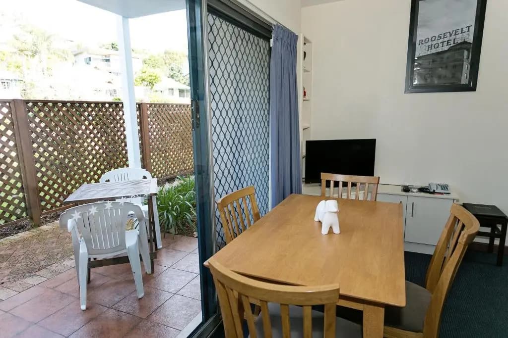 3 Bedrooms Apartment