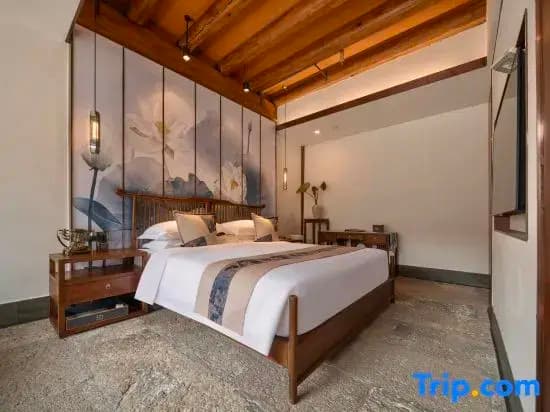Standard Double room with courtyard view full double bed