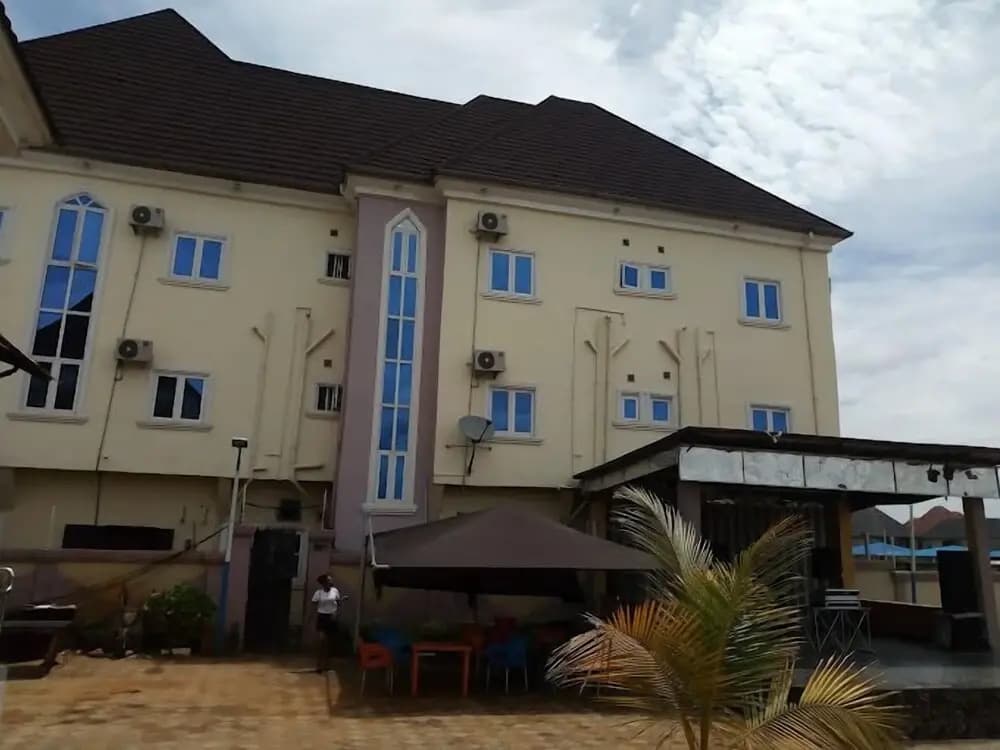 Hotel photo 1