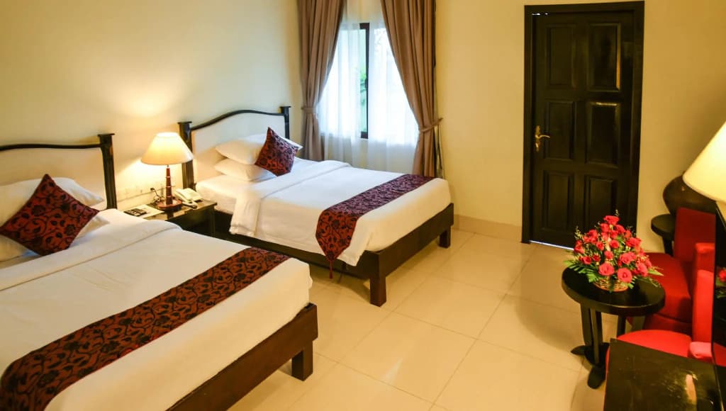 Deluxe Double room with city view twin beds