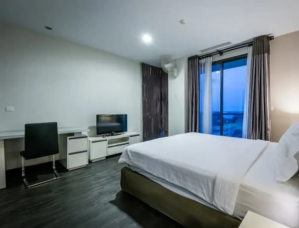 2 Bedrooms Suite with balcony and with city view