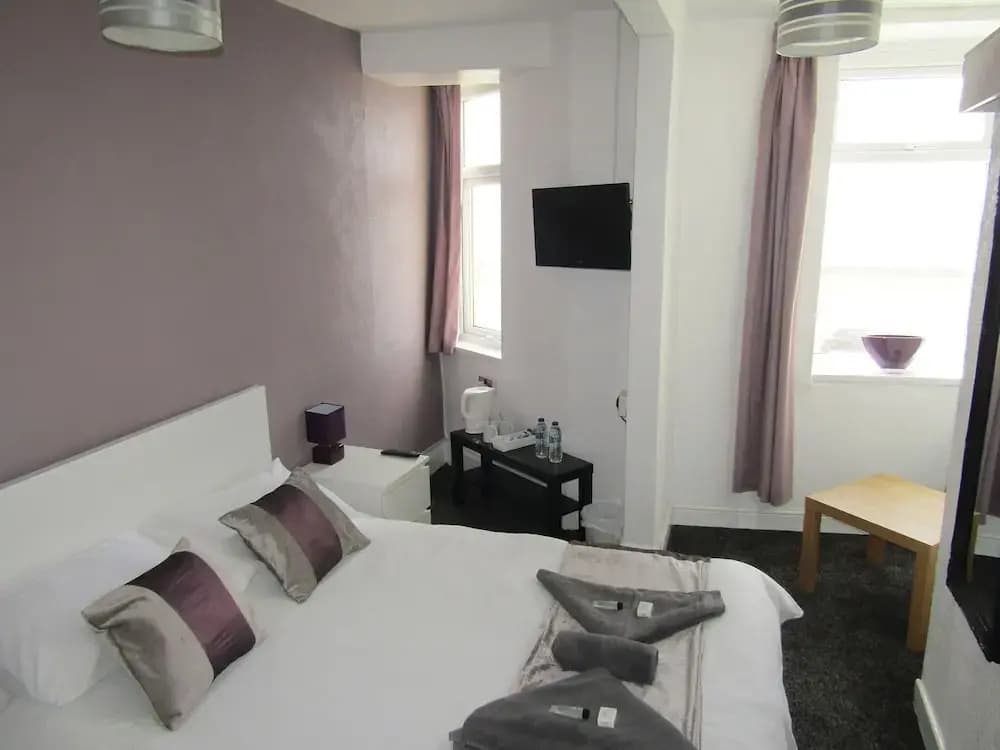 Deluxe Double room with sea view full double bed