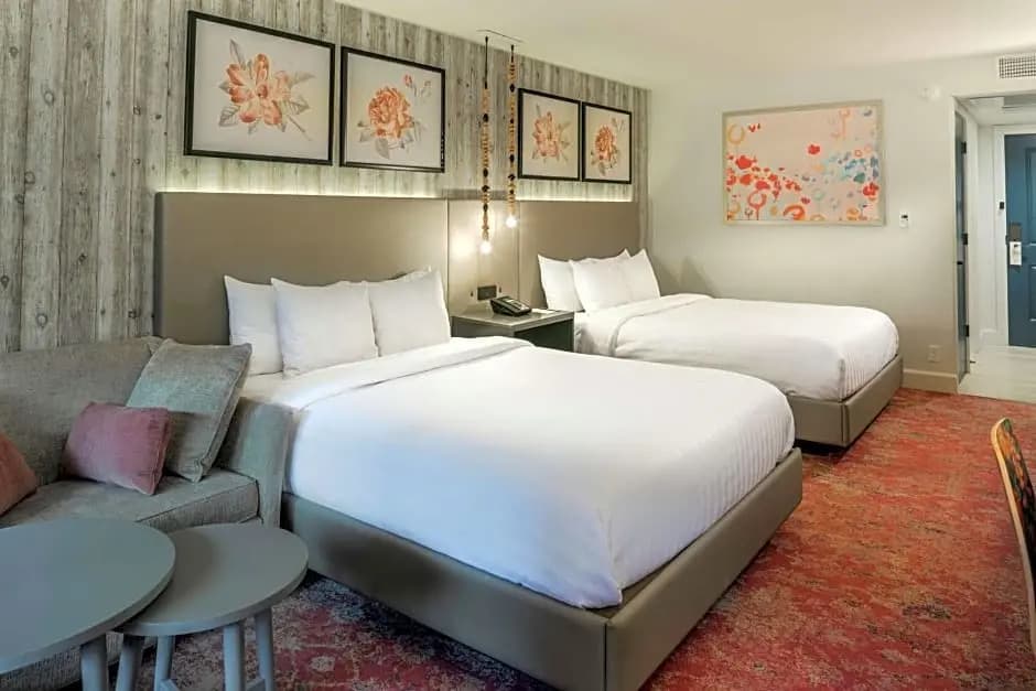 Suite with garden view