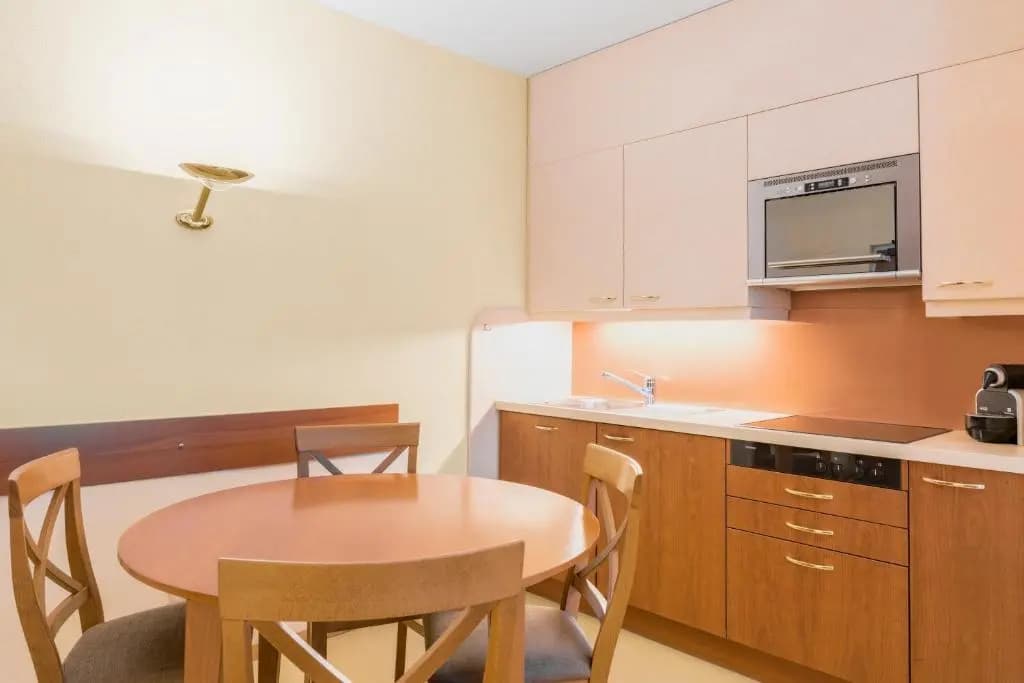 2 Bedrooms Apartment