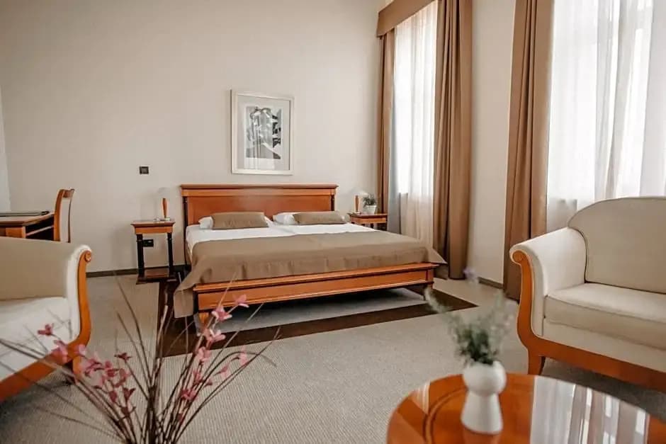 Luxury Double room with balcony full double bed