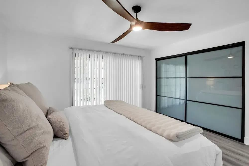 Standard Double room with balcony and with pool view full double bed