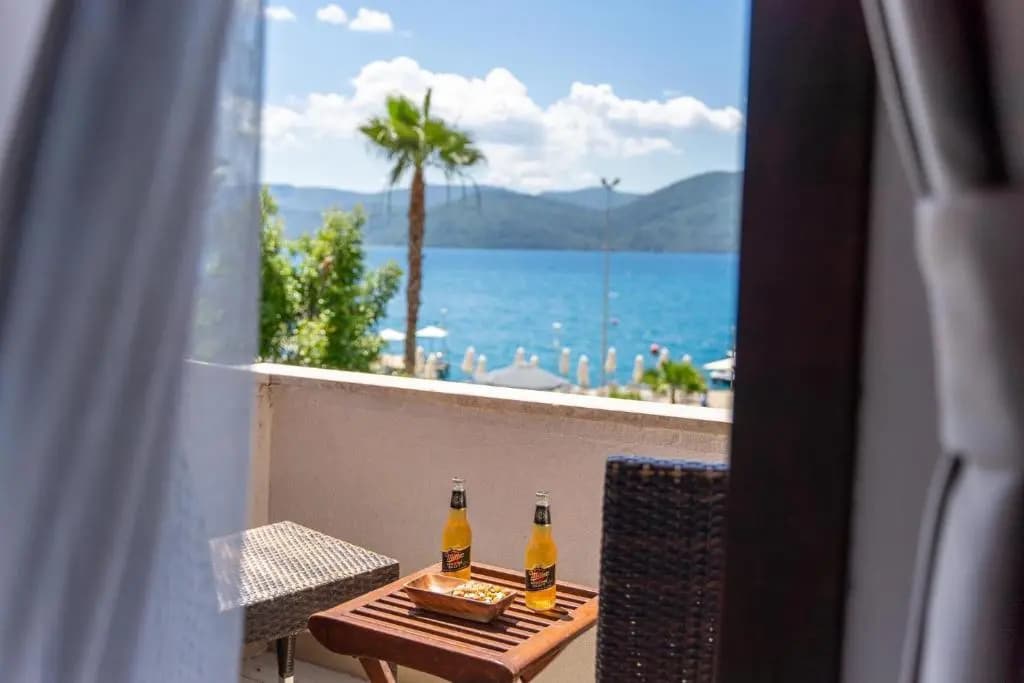 Standard Double room with sea view full double bed