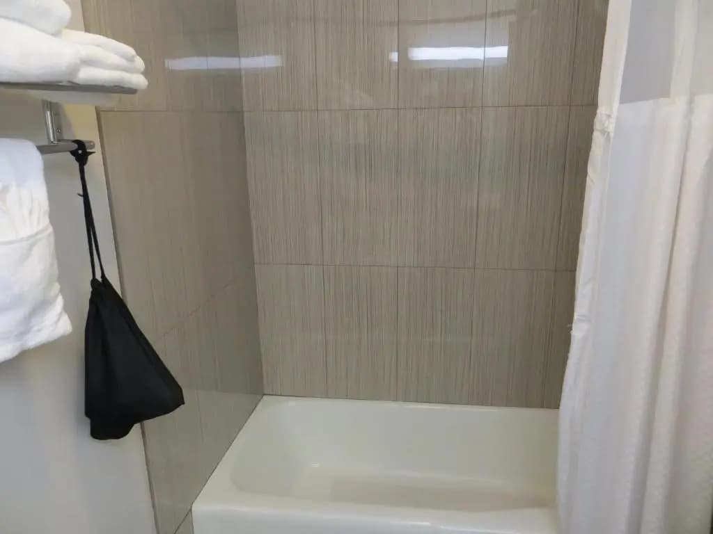 2 Bedrooms Double Suite full double bed