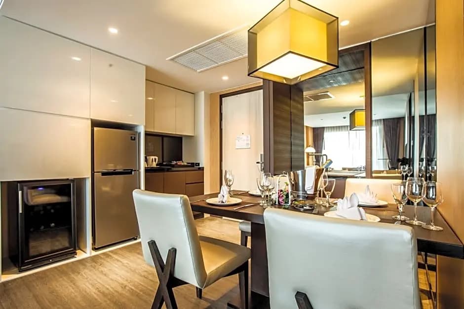 Deluxe Suite with balcony