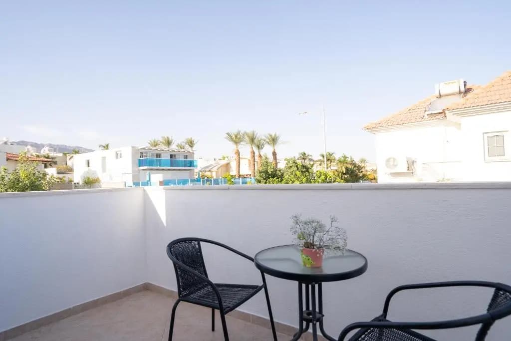 Deluxe Double room with balcony and with sea view full double bed