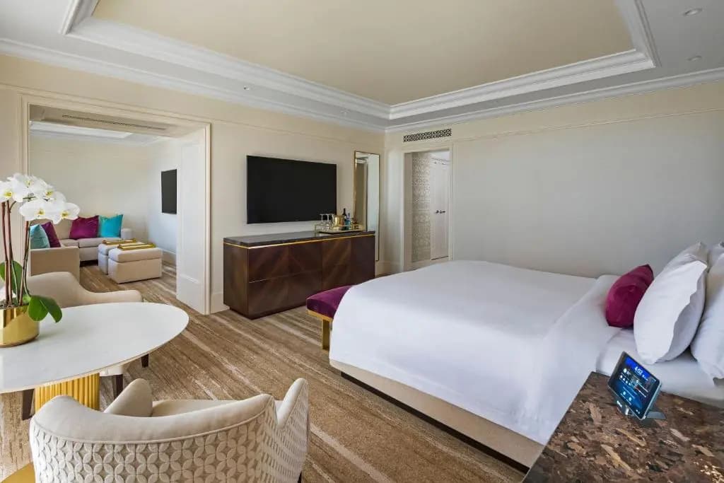 1 Bedroom Double Suite with balcony full double bed