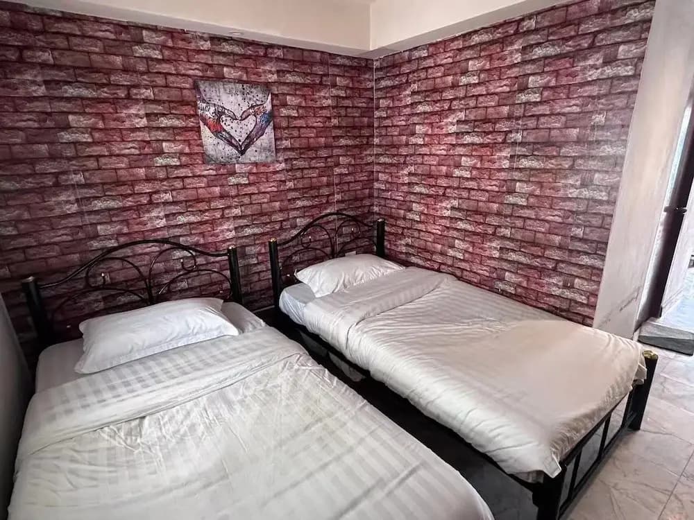 1 Bedroom Standard Double room full double bed
