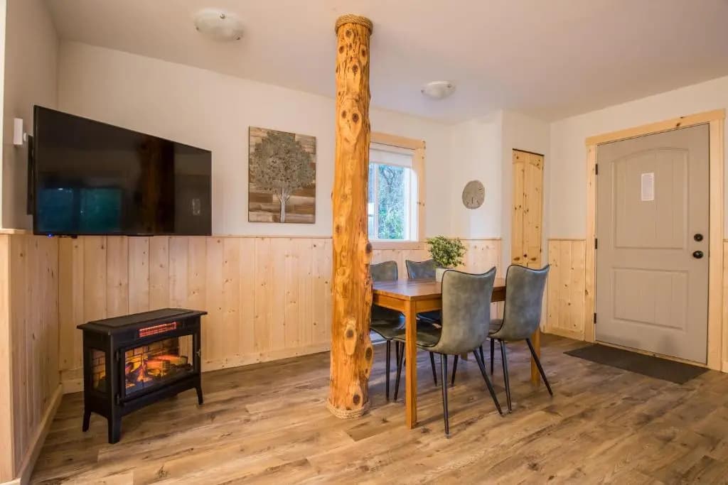 1 Bedroom Double Suite full double bed