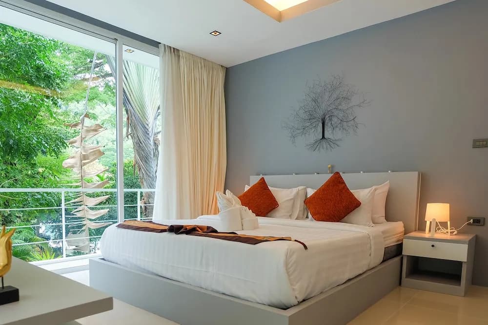 2 Bedrooms Suite with balcony