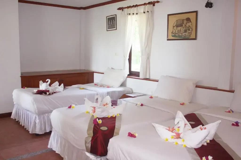 Standard Triple room with balcony