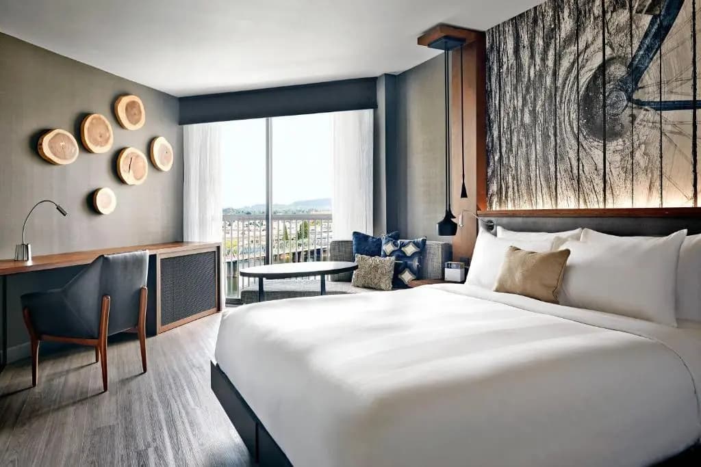 Standard Double Club room with river view full double bed
