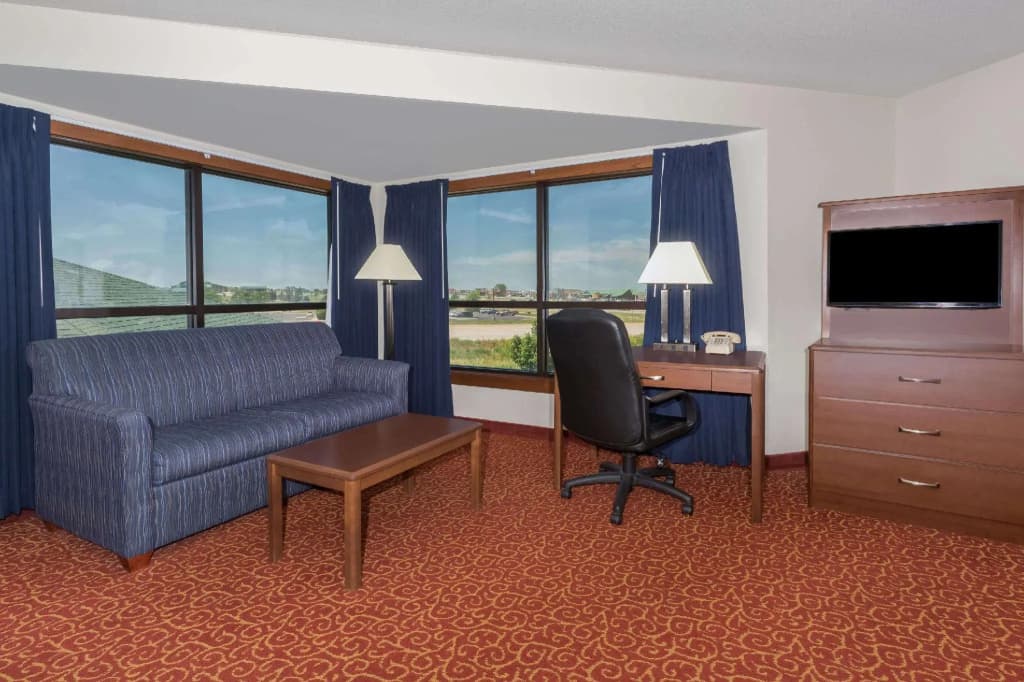 Double Suite full double bed