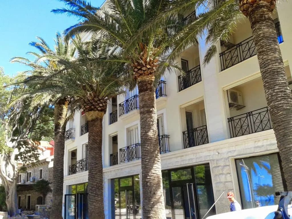 Hotel photo 1