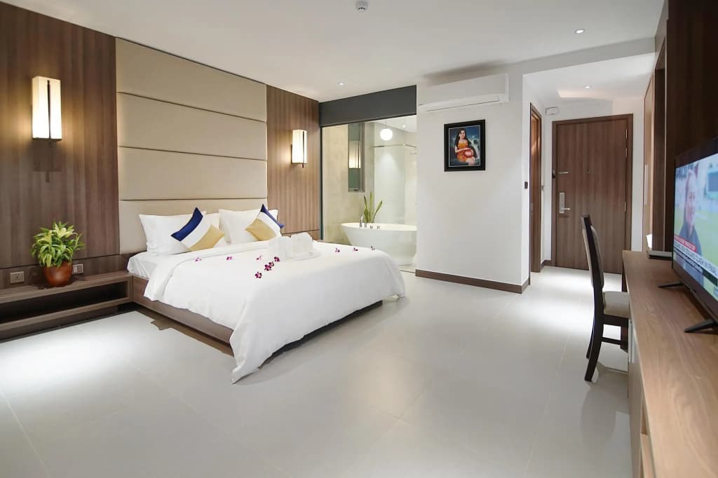 Executive Double Suite with river view full double bed