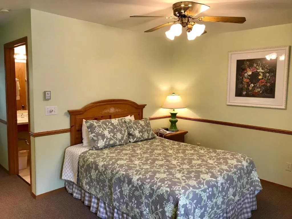 Standard Double room with garden view full double bed