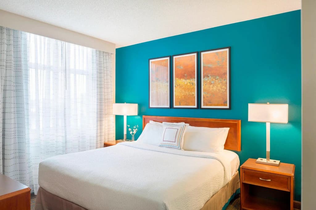 1 Bedroom Double Suite full double bed
