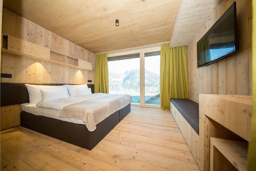 3 Bedrooms Superior Apartment with balcony