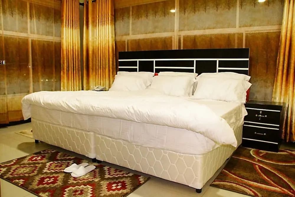Executive Cottage