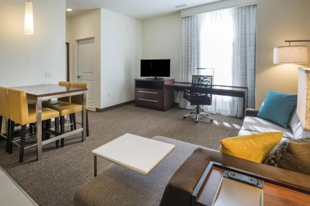 1 Bedroom Double Suite full double bed