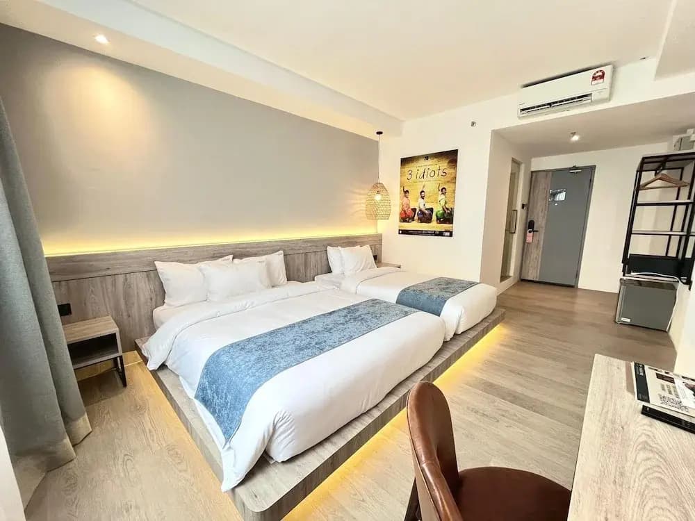 Standard Triple room