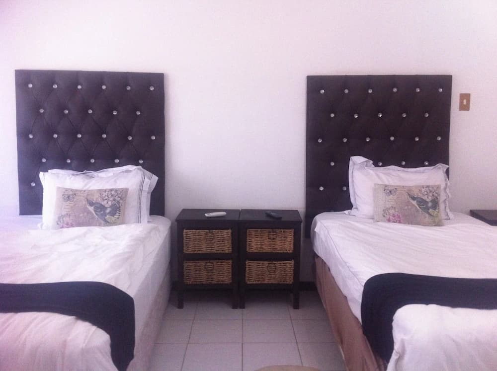 Standard Double room with garden view twin beds