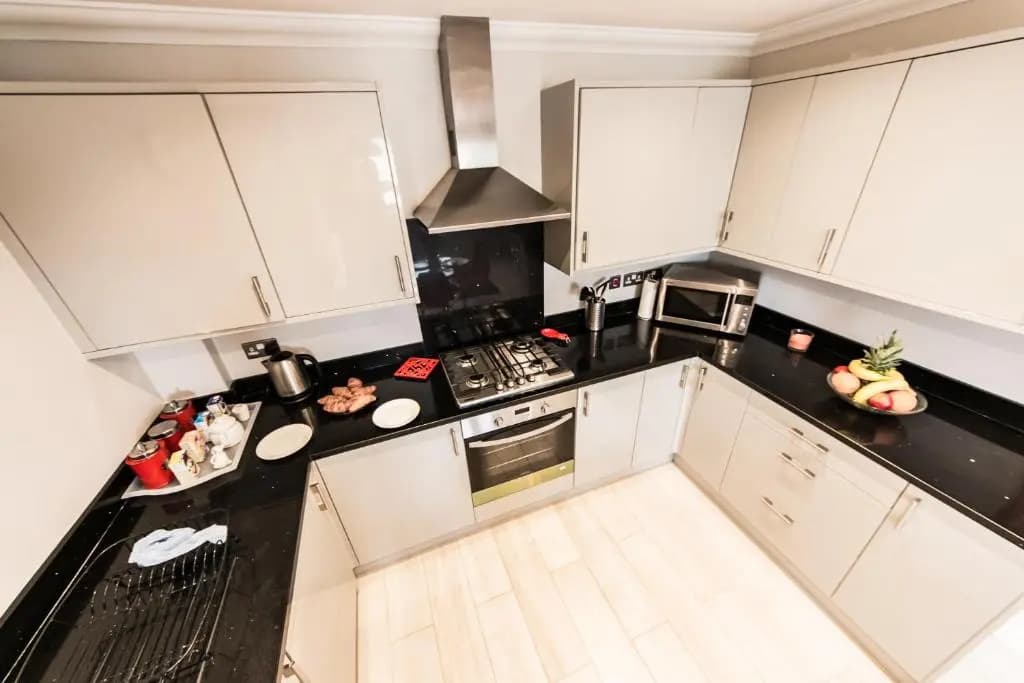 2 Bedrooms Apartment