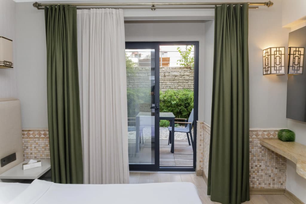 Standard Double room with garden view full double bed