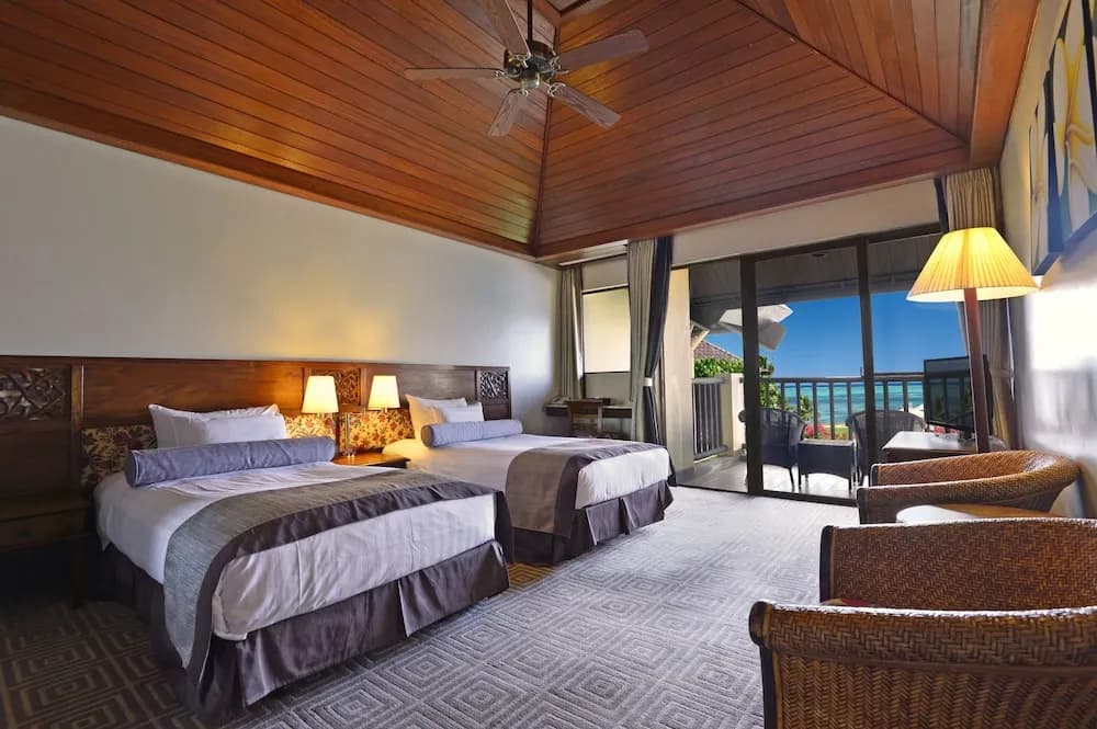 Deluxe room with balcony and with ocean view