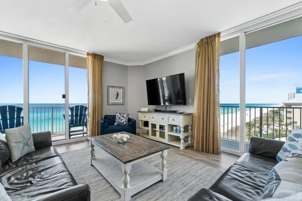 4 Bedrooms Standard room with balcony and with ocean view