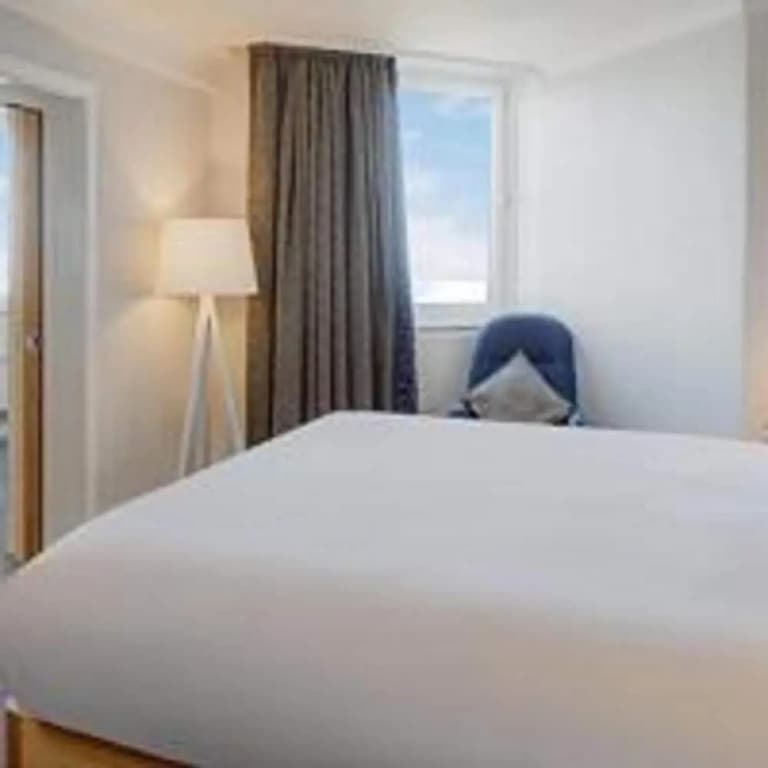 Standard Double room with partial sea view full double bed