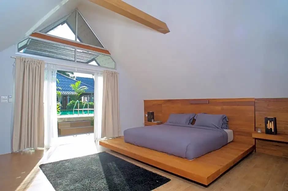 Villa with pool view