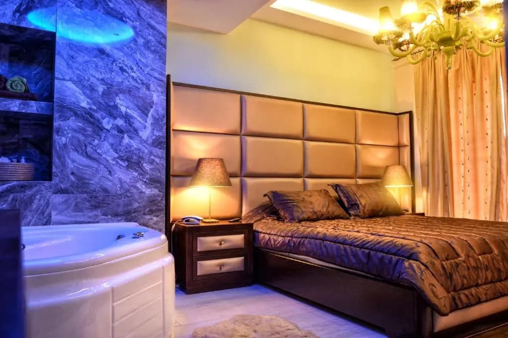 Deluxe Suite