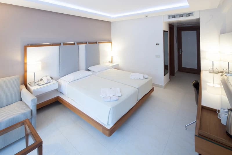 Standard Double room with balcony and with partial sea view full double bed