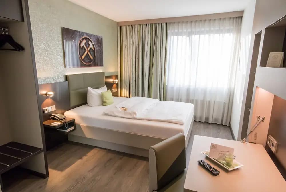Business Double room full double bed