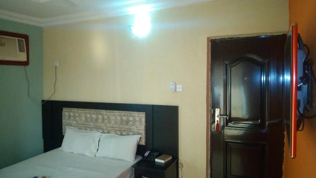 Economy Double room full double bed