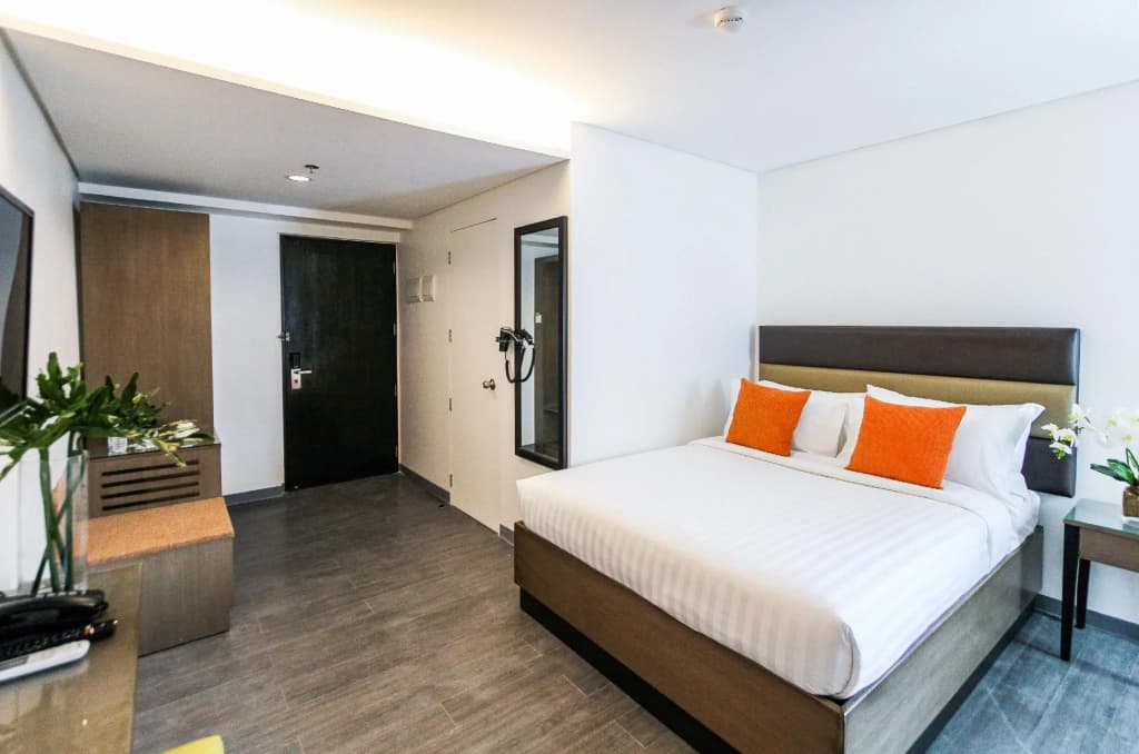 Deluxe Double room with balcony full double bed