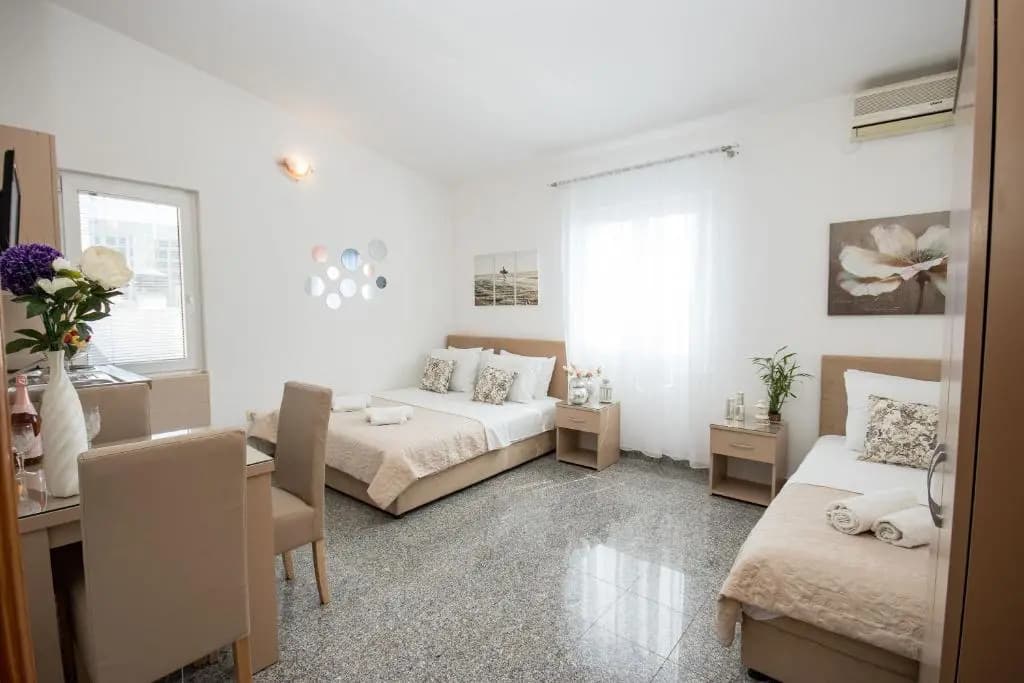 Triple room